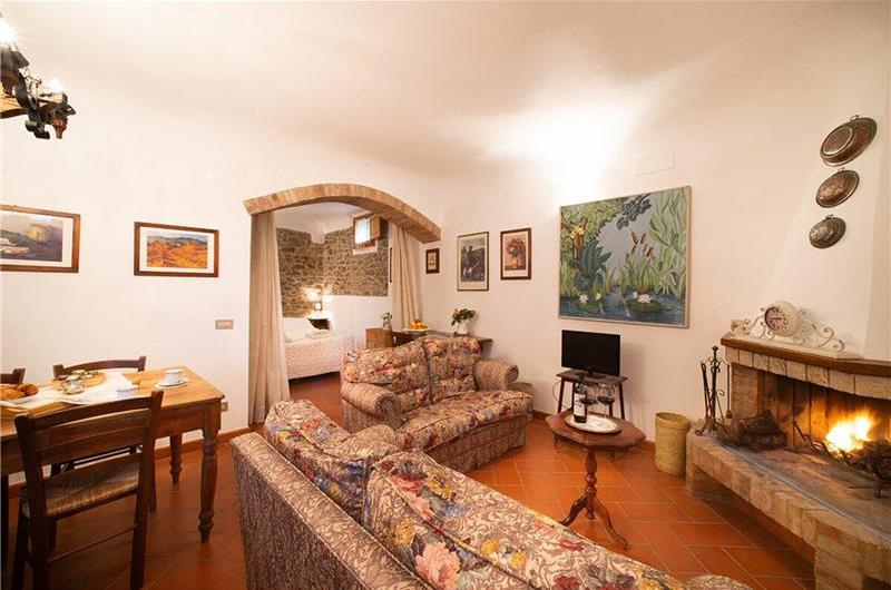 A selection of 2-3 bedroom apartments with shared pool near Florence, Sleeps 4-6
