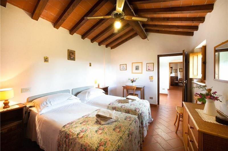 A selection of 2-3 bedroom apartments with shared pool near Florence, Sleeps 4-6