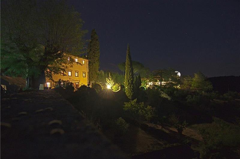 A selection of 2-3 bedroom apartments with shared pool near Florence, Sleeps 4-6