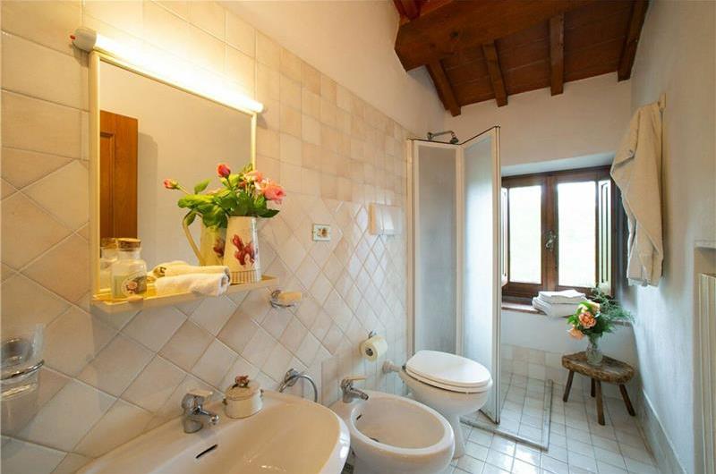 A selection of 2-3 bedroom apartments with shared pool near Florence, Sleeps 4-6