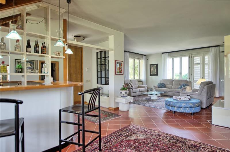 3 bedroom villa with pool and tennis court near Florence, sleeps 6