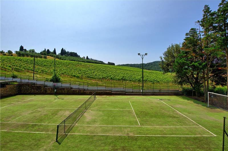 3 bedroom villa with pool and tennis court near Florence, sleeps 6