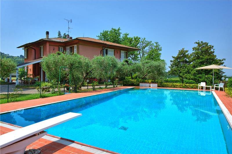 3 bedroom villa with pool and tennis court near Florence, sleeps 6