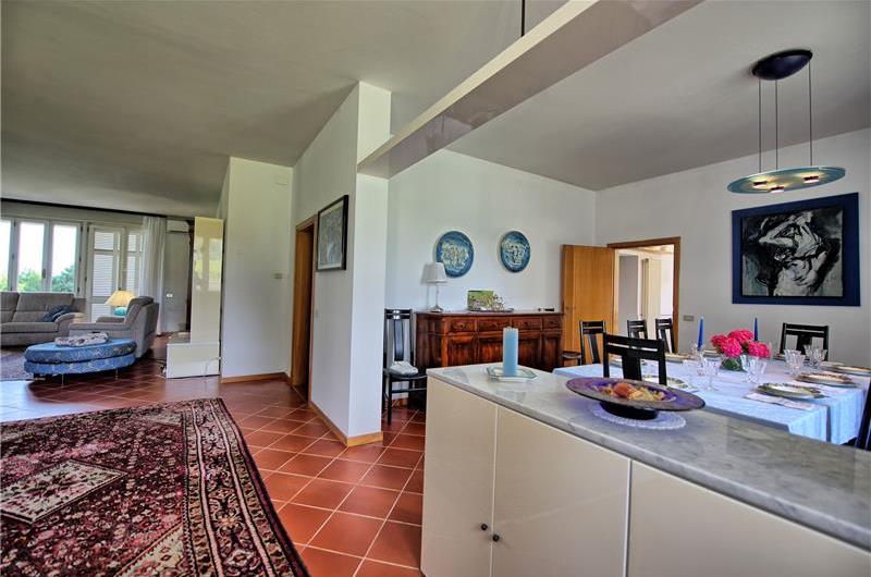 3 bedroom villa with pool and tennis court near Florence, sleeps 6