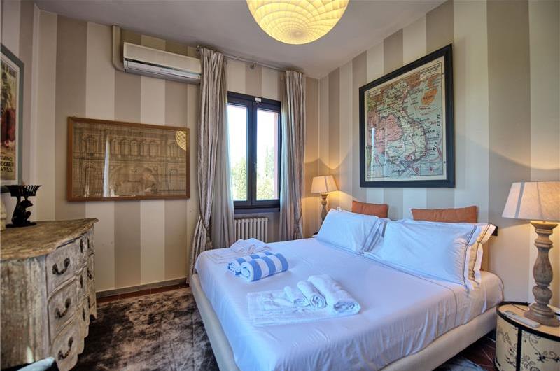 5 bedroom villa with pool and tennis court near San Gimignano, sleeps 10