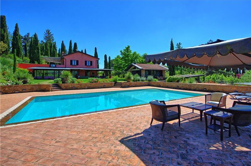 5 bedroom villa with pool and tennis court near San Gimignano, sleeps 10