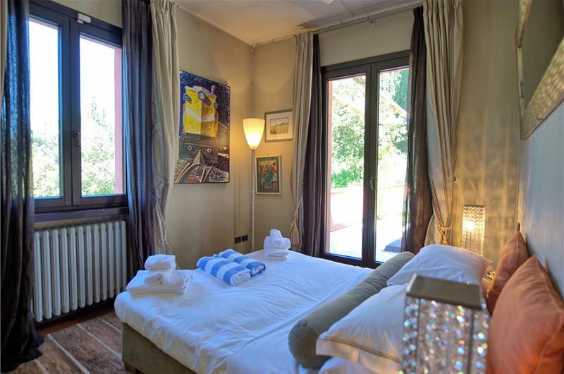 5 bedroom villa with pool and tennis court near San Gimignano, sleeps 10