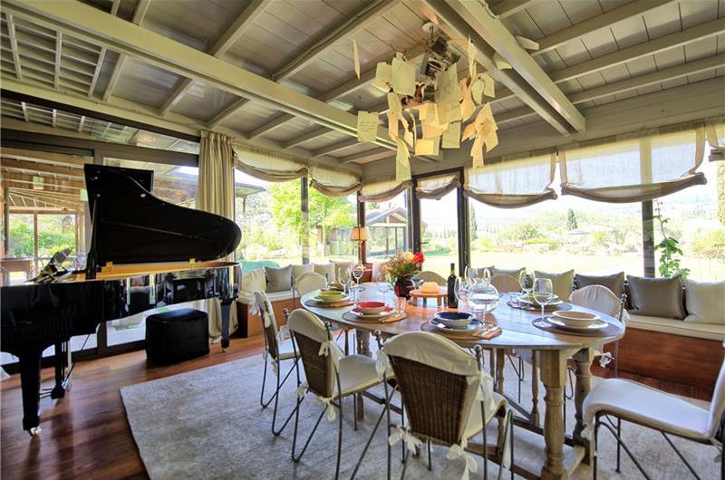 5 bedroom villa with pool and tennis court near San Gimignano, sleeps 10