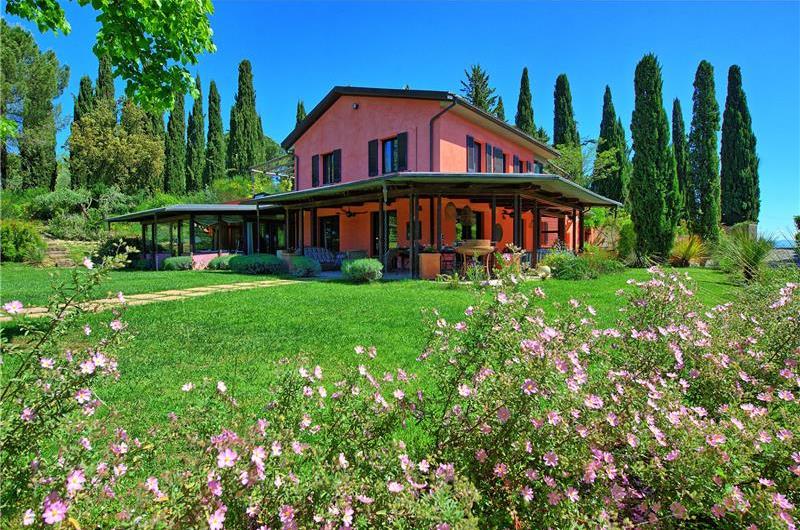 5 bedroom villa with pool and tennis court near San Gimignano, sleeps 10