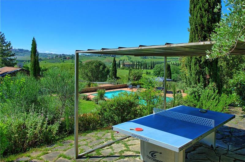 5 bedroom villa with pool and tennis court near San Gimignano, sleeps 10
