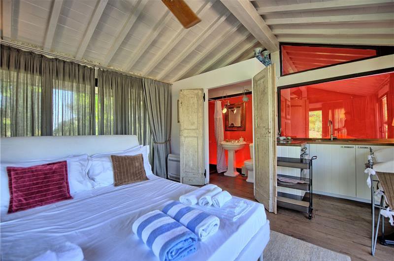 5 bedroom villa with pool and tennis court near San Gimignano, sleeps 10