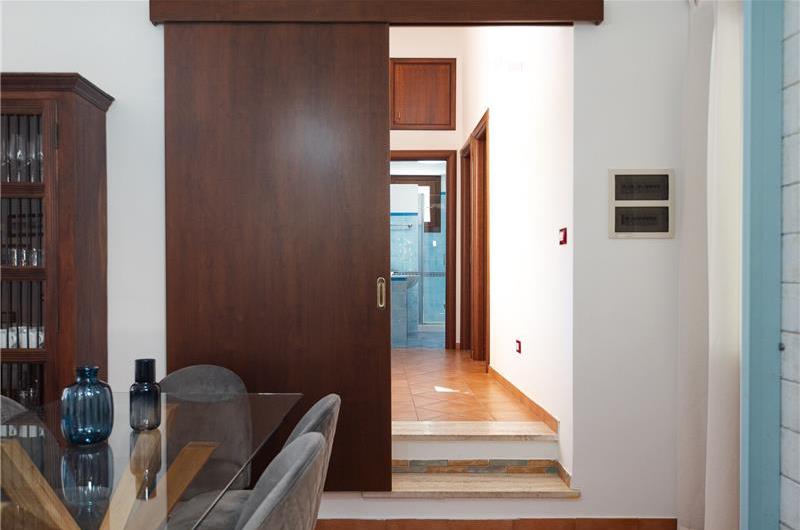 3 bedroom villa with pool and tennis court in Sicily, sleeps 6-8