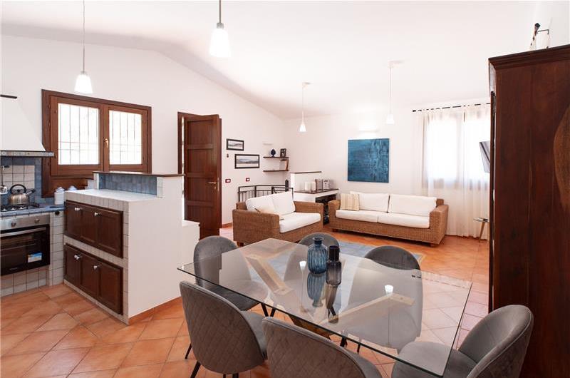 3 bedroom villa with pool and tennis court in Sicily, sleeps 6-8