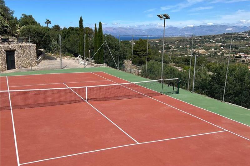 3 bedroom villa with pool and tennis court in Sicily, sleeps 6-8