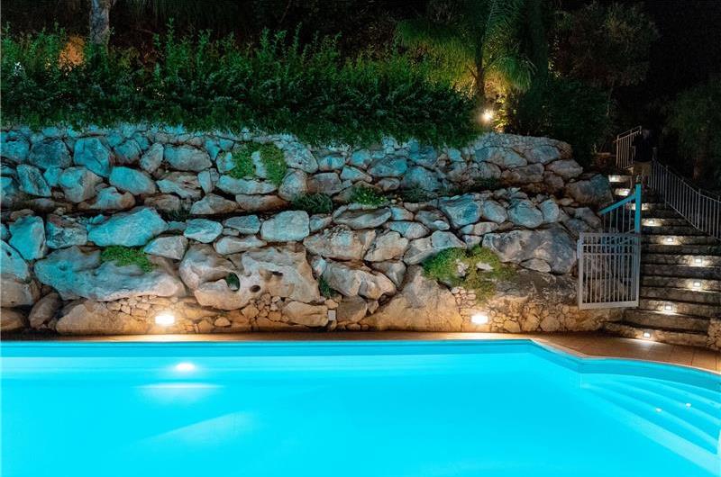 3 bedroom villa with pool and tennis court in Sicily, sleeps 6-8