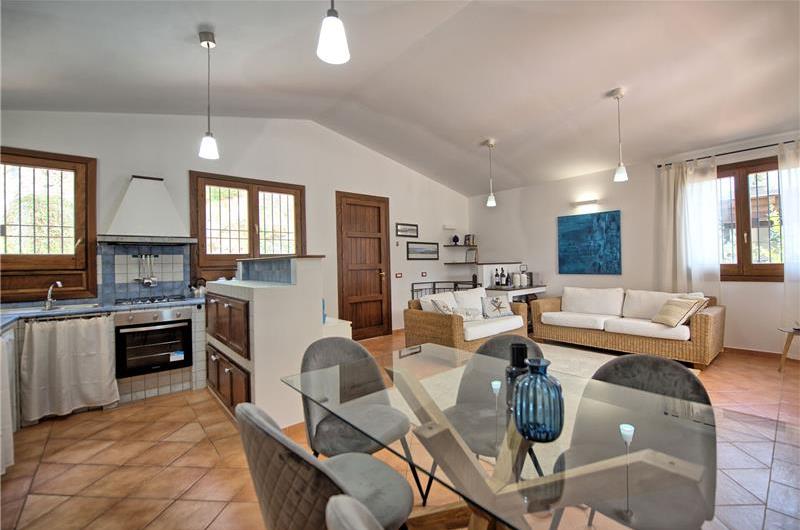 3 bedroom villa with pool and tennis court in Sicily, sleeps 6-8