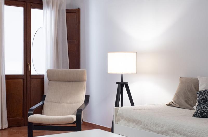 3 bedroom villa with pool and tennis court in Sicily, sleeps 6-8