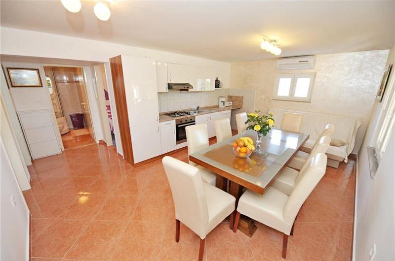 3 Bedroom Villa with Pool & Tennis Court near Sinj, sleeps 8