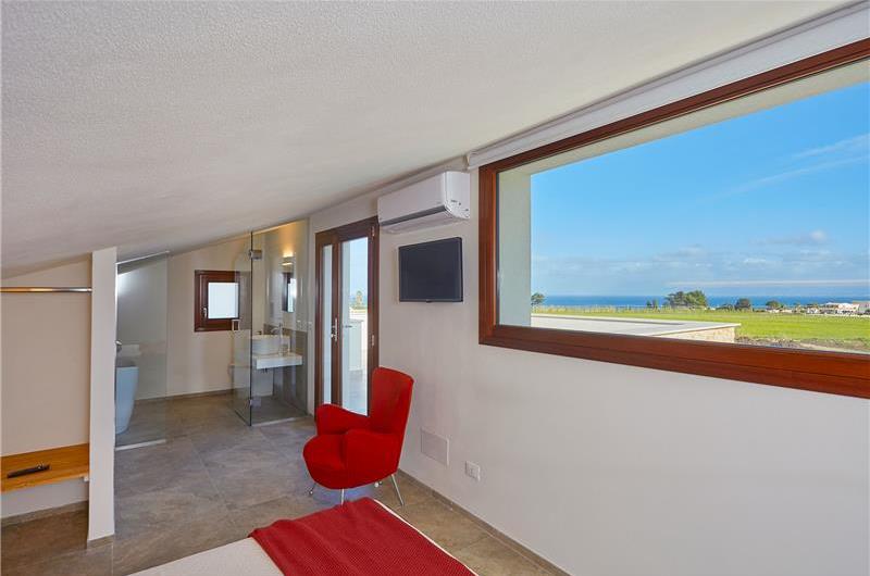 4  bedroom villa with pool, Scopello, sleeps 8