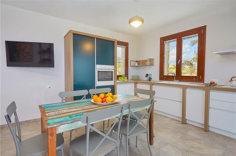 4  bedroom villa with pool, Scopello, sleeps 8