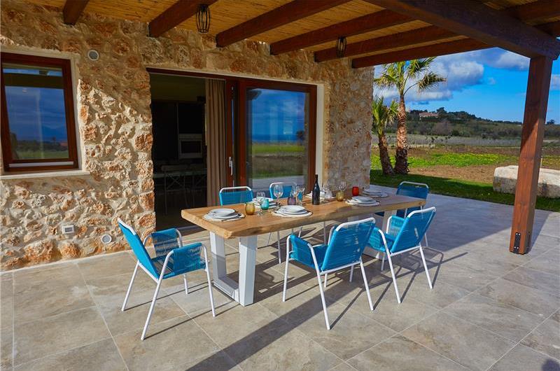 4  bedroom villa with pool, Scopello, sleeps 8