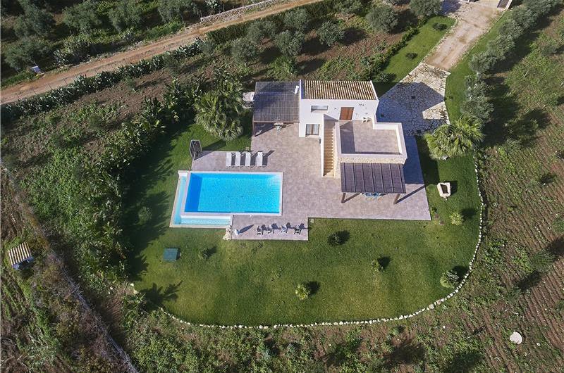 4  bedroom villa with pool, Scopello, sleeps 8