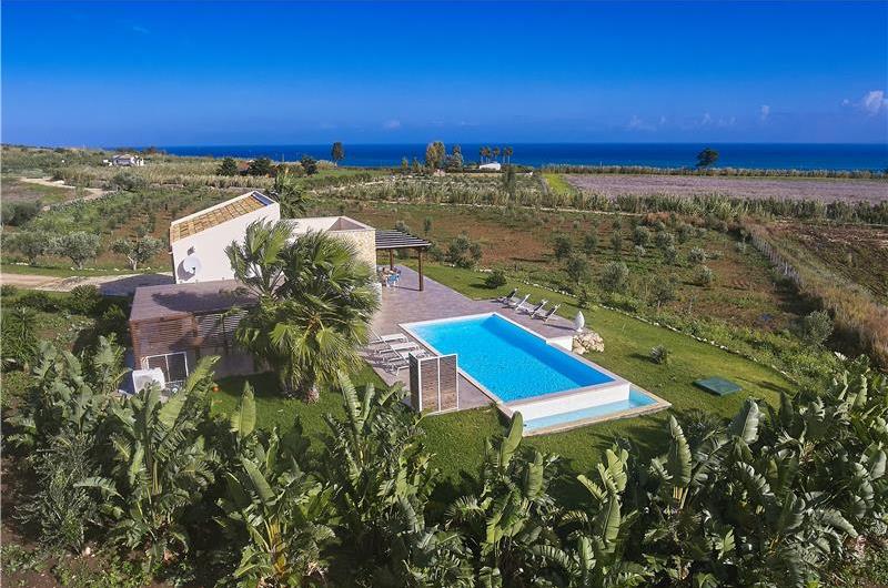 4  bedroom villa with pool, Scopello, sleeps 8