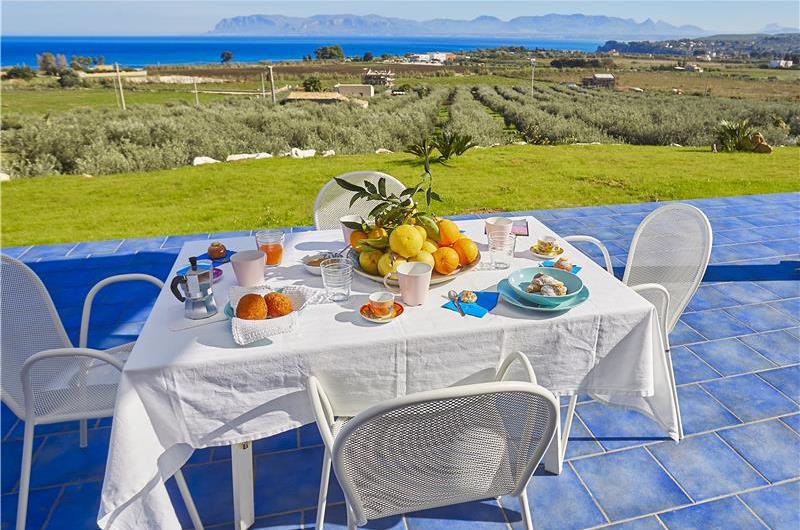 3 bedroom villa with pool, Scopello, sleeps 6