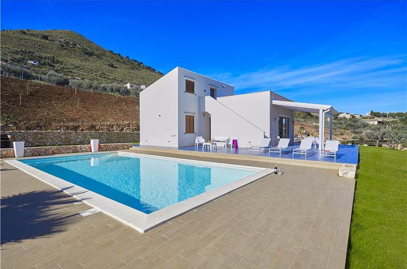 3 bedroom villa with pool, Scopello, sleeps 6