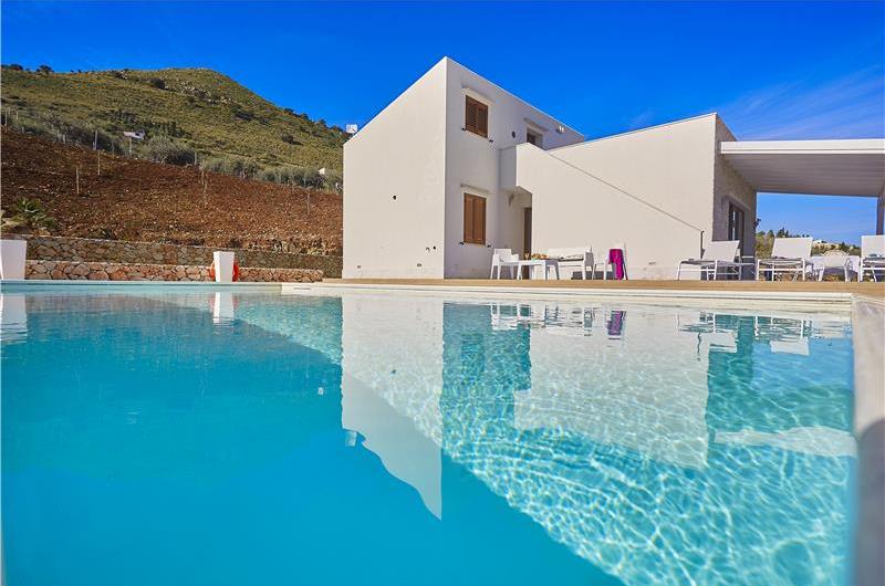 3 bedroom villa with pool, Scopello, sleeps 6