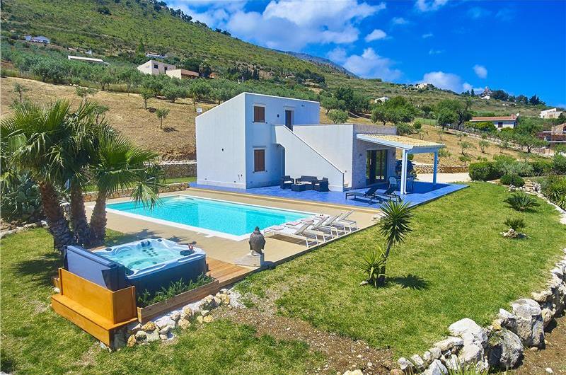 3 bedroom villa with pool, Scopello, sleeps 6