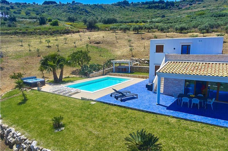 3 bedroom villa with pool, Scopello, sleeps 6