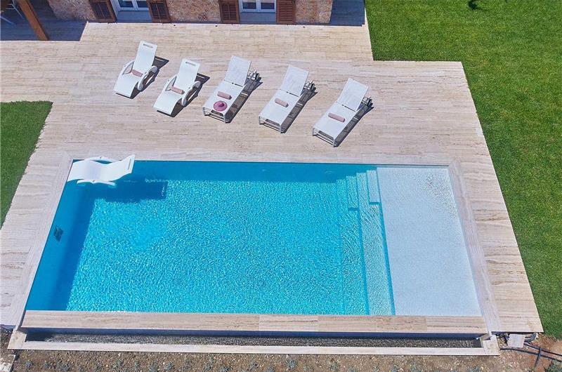 3 bedroom villa with infinity pool and jacuzzi, Scopello, sleeps 5-6