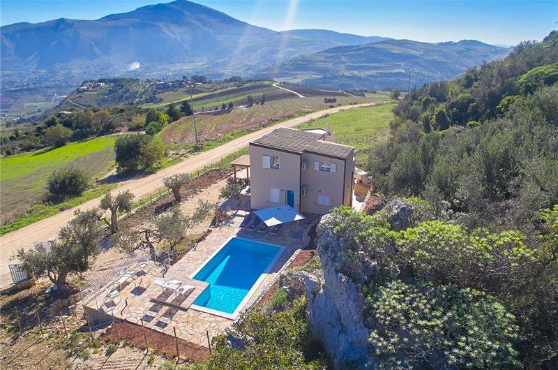 3 bedroom villa with pool, near Scopello, sleeps 6