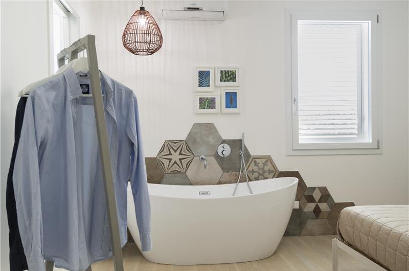 3 bedroom villa with pool, Alcamo, sleeps 5-6