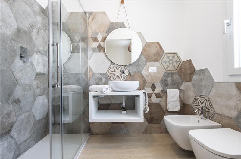 3 bedroom villa with pool, Alcamo, sleeps 5-6