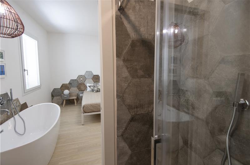 3 bedroom villa with pool, Alcamo, sleeps 5-6