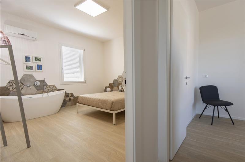 3 bedroom villa with pool, Alcamo, sleeps 5-6