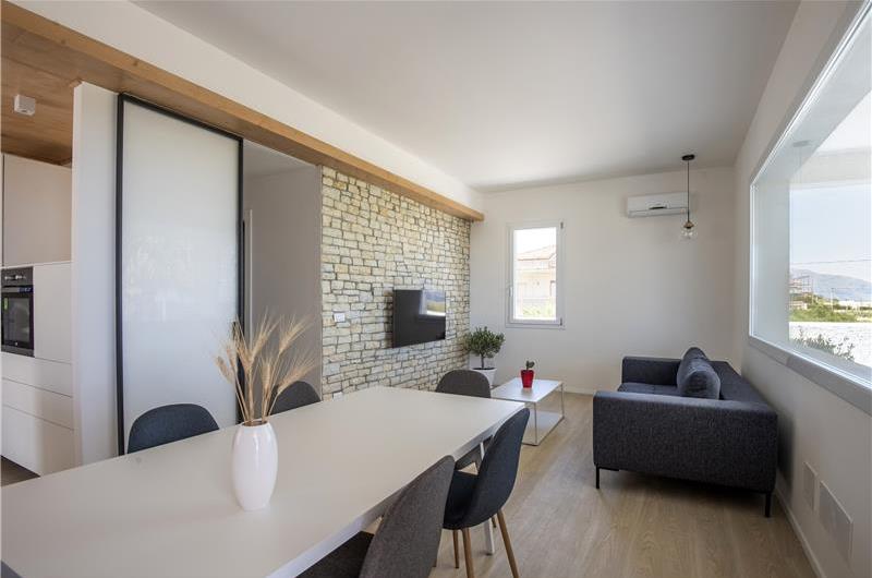 3 bedroom villa with pool, Alcamo, sleeps 5-6