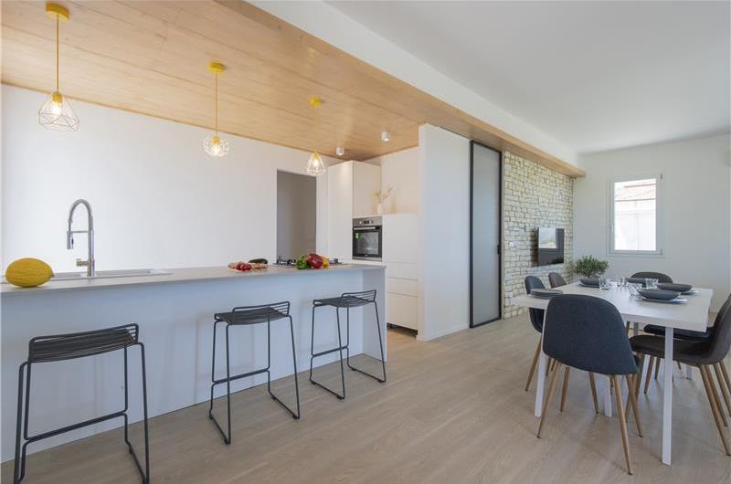 3 bedroom villa with pool, Alcamo, sleeps 5-6