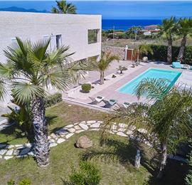 3 bedroom villa with pool, Alcamo, sleeps 5-6