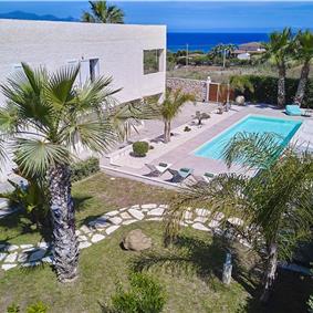 3 bedroom villa with pool, Alcamo, sleeps 5-6