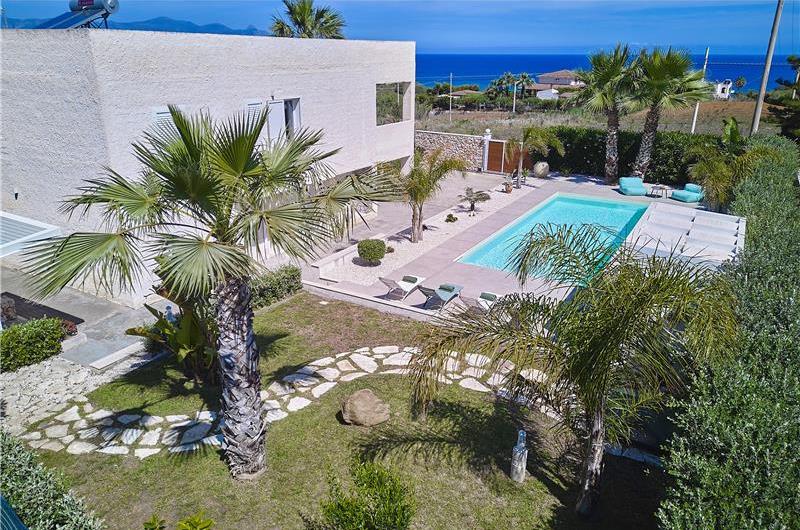 3 bedroom villa with pool, Alcamo, sleeps 5-6