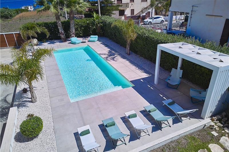 3 bedroom villa with pool, Alcamo, sleeps 5-6