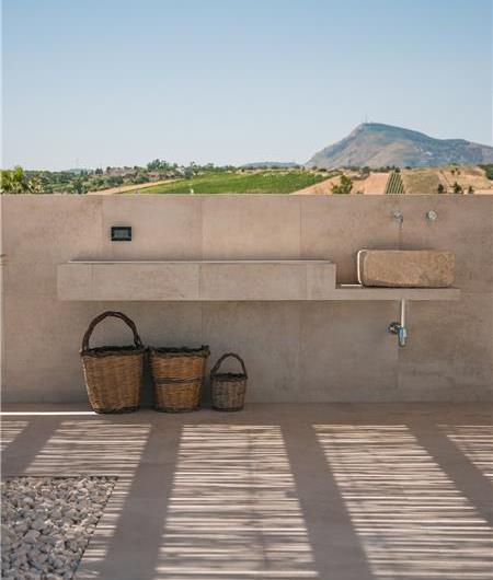 2 bedroom villa with infinity pool, near Alcamo, sleeps 4-5