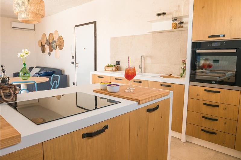 2 bedroom villa with infinity pool, near Alcamo, sleeps 4-5