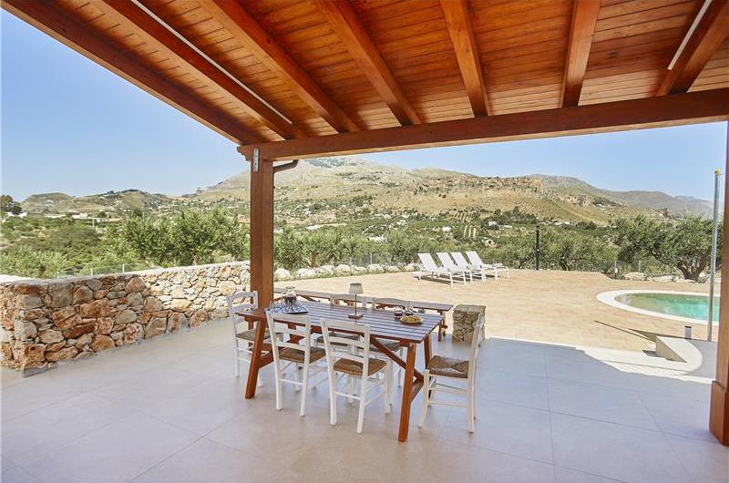 4 bedroom villa with pool, Castellammare del Golfo, sleeps 8-9