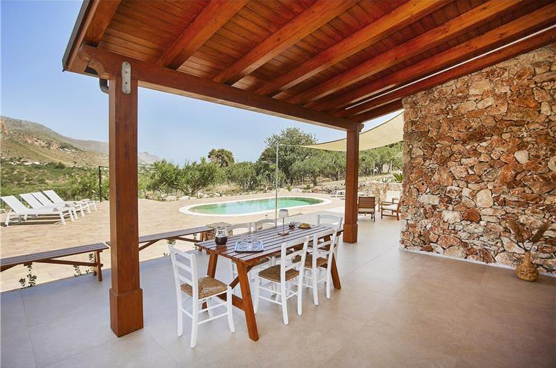 4 bedroom villa with pool, Castellammare del Golfo, sleeps 8-9