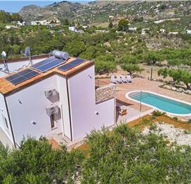 4 bedroom villa with pool, Castellammare del Golfo, sleeps 8-9