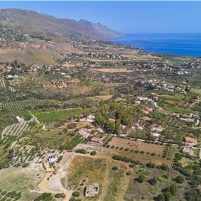 4 bedroom villa with pool, Castellammare del Golfo, sleeps 8-9